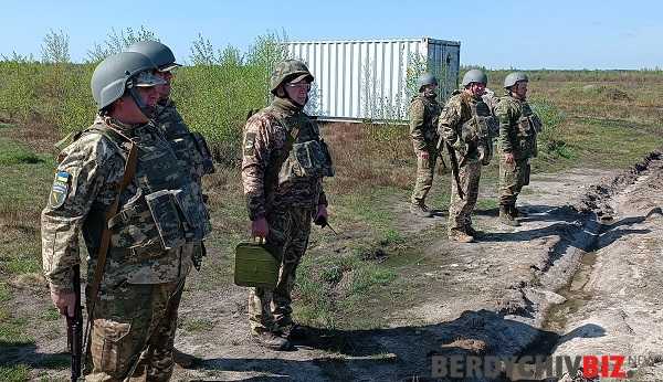 Військовий вишкіл ДФТГ Бердос