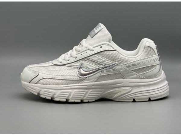 Жіночі кросівки Nike