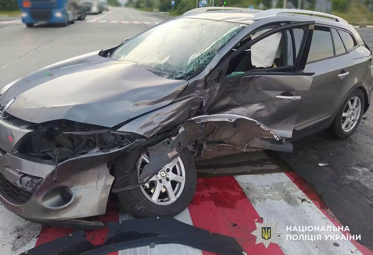 Kia та Renault зіткнулися біля Коростеня: постраждало п’ятеро, включно з однорічною дитиною.