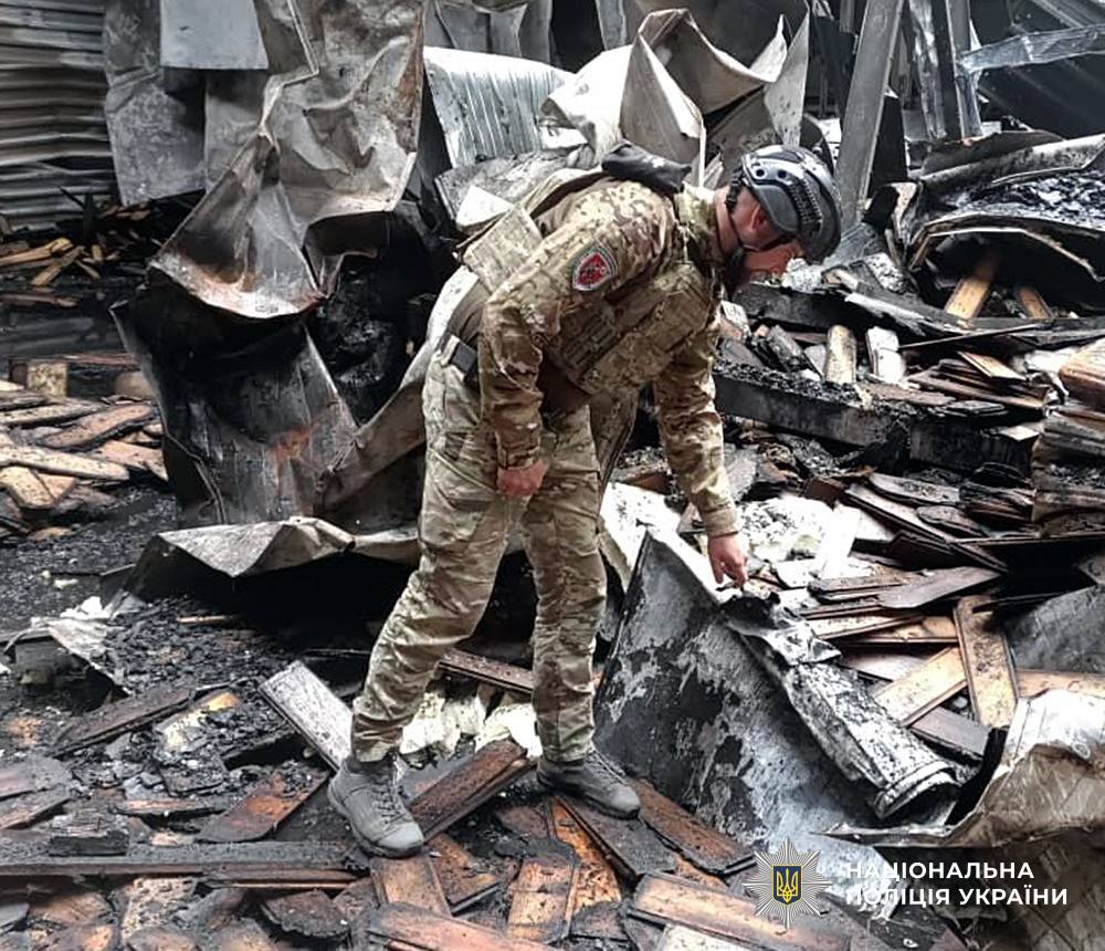 Коростень під ударом: поліція показала наслідки, двоє загиблих.