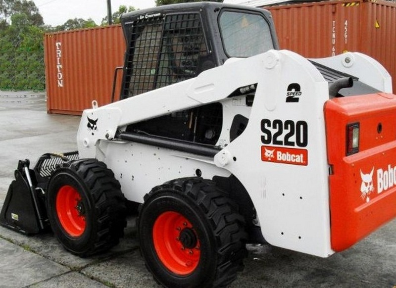 Мини-погрузчик Bobcat S220 в Украине