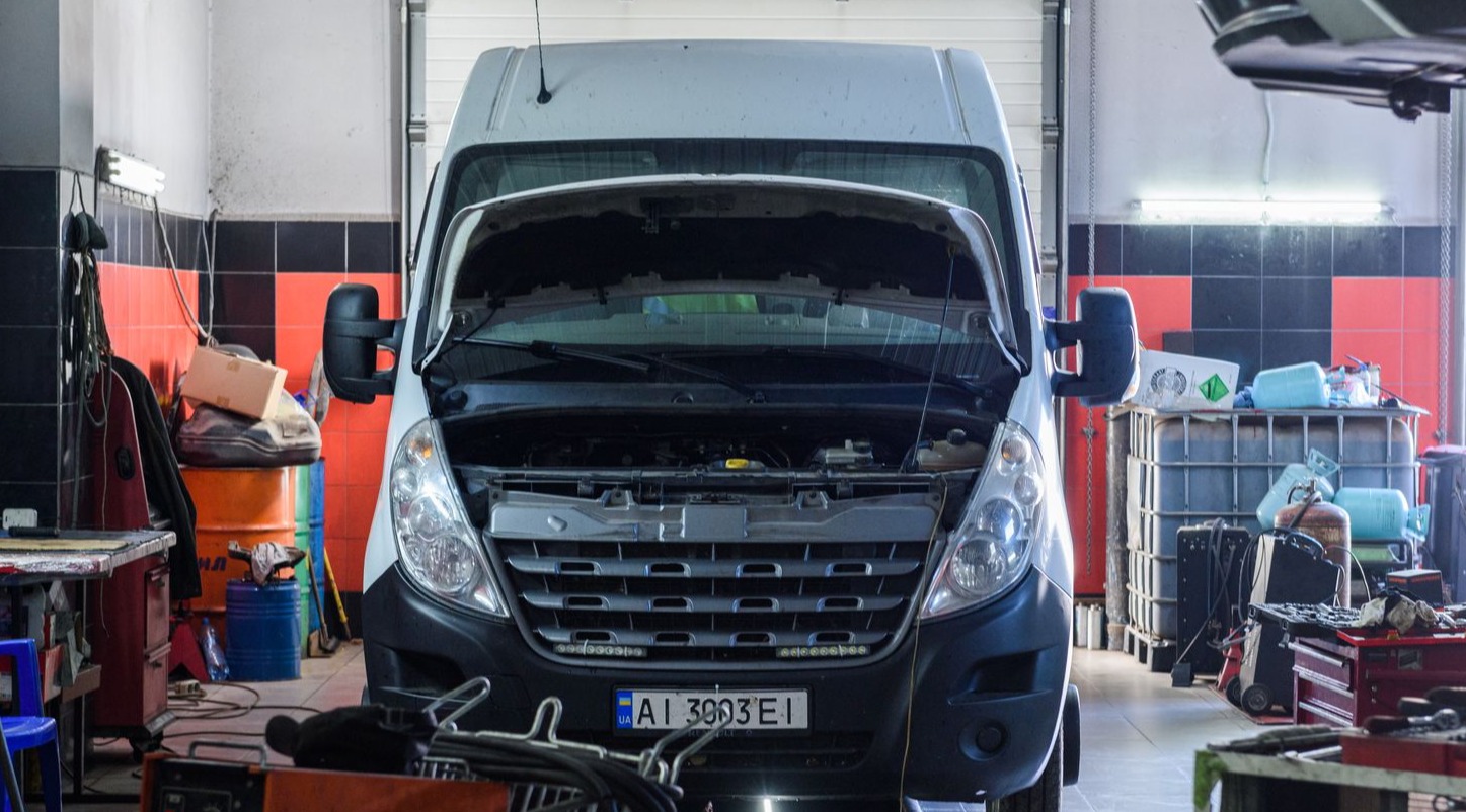 Шрот Renault Master: які деталі потрібні для ремонту великого комерційного фургона