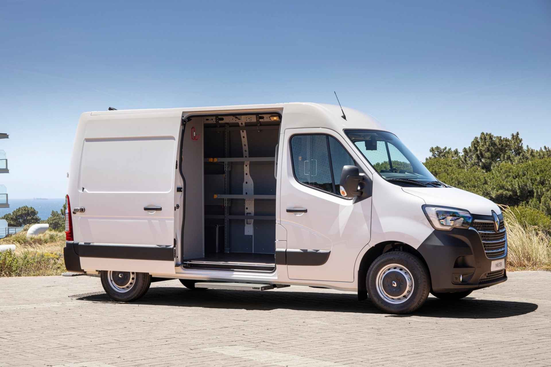 авто Renault Master та запчастини 