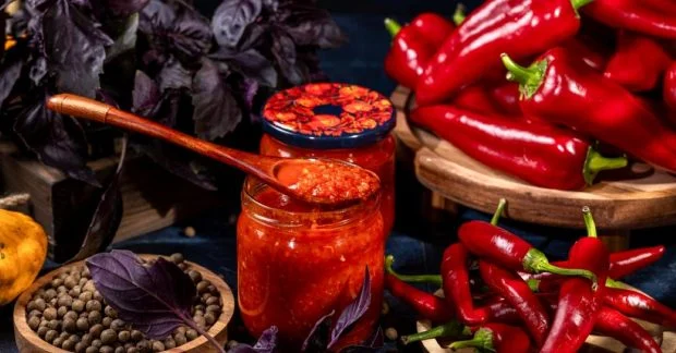 Перець на зиму: домашній “кетчуп” для м’яса, супів та рагу